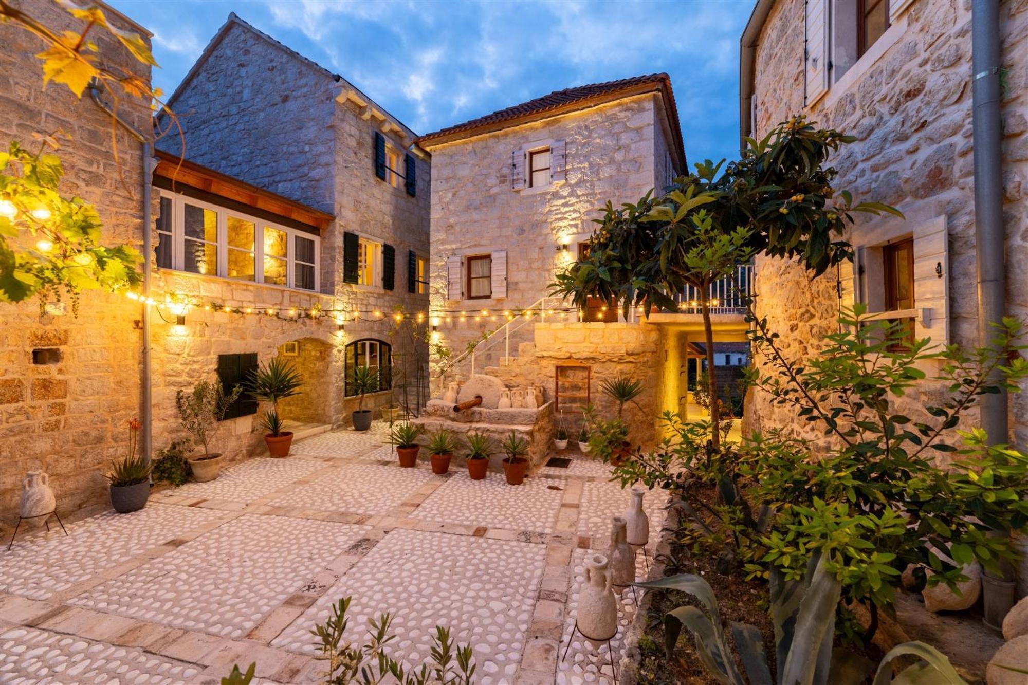 Dvor Pitve Villas Jelsa  Ngoại thất bức ảnh